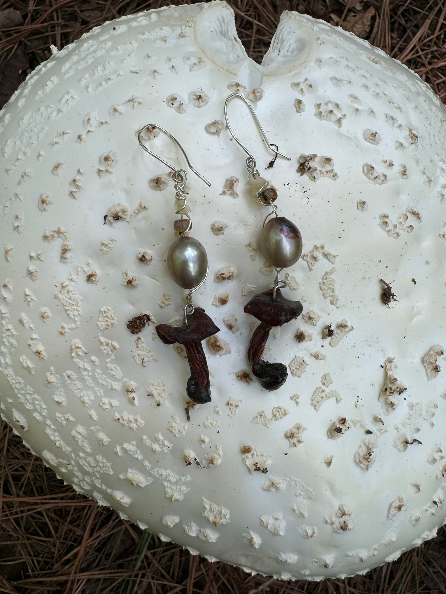 Chanterelle/Rattlesnake Vertebrae/Pearl Earrings Pair